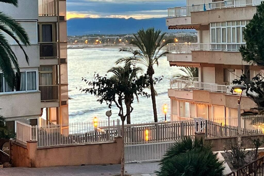 Azul 2 Bedroom Apartment In Salou Tarragona エクステリア 写真